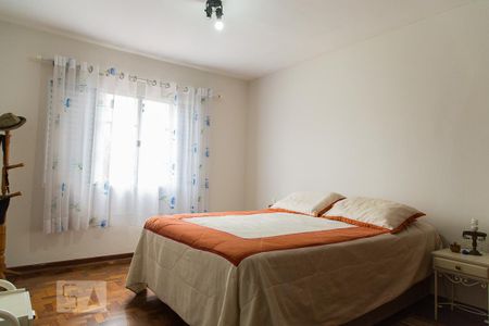 Casa para alugar com 200m², 4 quartos e 2 vagas Casa para alugar com 200m², 4 quartos e 2 vagasSuíte
