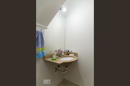 Casa para alugar com 200m², 4 quartos e 2 vagas Casa para alugar com 200m², 4 quartos e 2 vagasLavabo