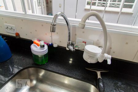 Casa para alugar com 200m², 4 quartos e 2 vagas Casa para alugar com 200m², 4 quartos e 2 vagasCozinha - Torneira