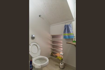Casa para alugar com 200m², 4 quartos e 2 vagas Casa para alugar com 200m², 4 quartos e 2 vagasLavabo