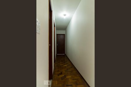 Casa para alugar com 200m², 4 quartos e 2 vagas Casa para alugar com 200m², 4 quartos e 2 vagasCorredor