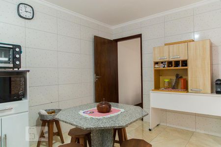 Casa para alugar com 200m², 4 quartos e 2 vagas Casa para alugar com 200m², 4 quartos e 2 vagasCozinha