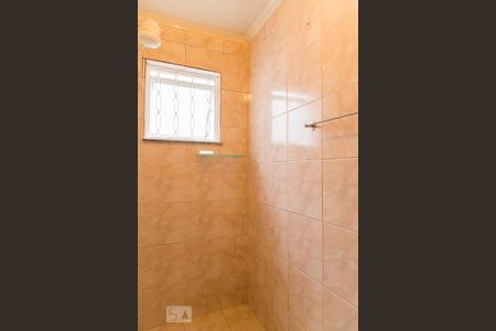 Casa para alugar com 200m², 4 quartos e 2 vagas Casa para alugar com 200m², 4 quartos e 2 vagasBanheiro da edícula