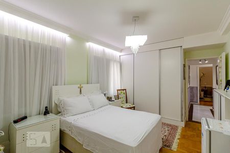 Apartamento à venda com 300m², 4 quartos e 2 vagasQuarto 2 - Suíte