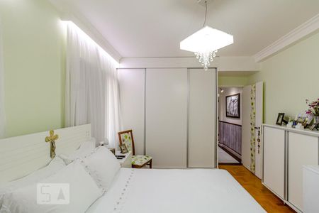 Apartamento à venda com 300m², 4 quartos e 2 vagasQuarto 2 - Suíte