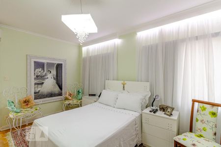 Apartamento à venda com 300m², 4 quartos e 2 vagasQuarto 2 - Suíte