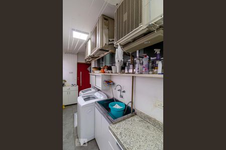 Apartamento à venda com 300m², 4 quartos e 2 vagasLavanderia