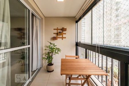 Apartamento à venda com 65m², 2 quartos e 1 vagaVaranda