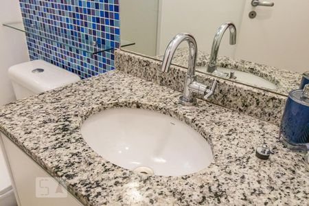 Apartamento à venda com 65m², 2 quartos e 1 vagaDetalhe do Banheiro Social