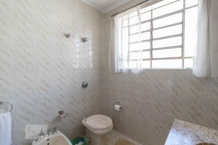 Casa à venda com 178m², 3 quartos e 3 vagasBanheiro