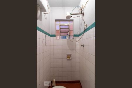 Casa à venda com 178m², 3 quartos e 3 vagasBanheiro de Serviço - Chuveiro Elétrico