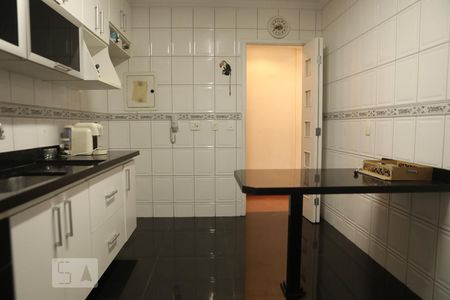 Apartamento à venda com 88m², 4 quartos e 1 vagaCozinha