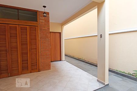 Casa para alugar com 143m², 3 quartos e 2 vagasQuintal com churrasqueira