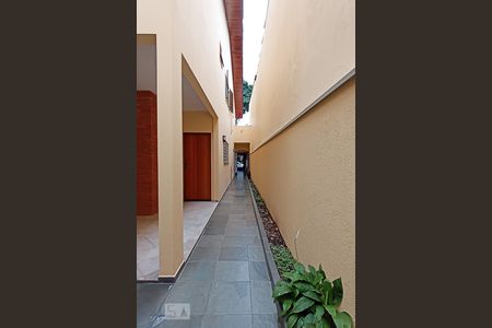 Casa para alugar com 143m², 3 quartos e 2 vagasCorredor lateral