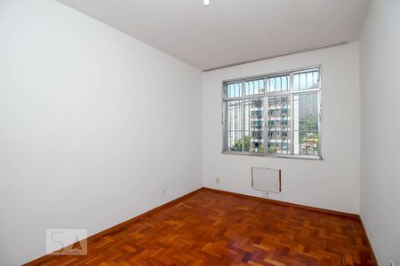 Quarto 1 de apartamento para alugar com 2 quartos, 80m² em Laranjeiras, Rio de Janeiro