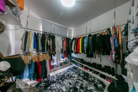 Quarto 1 / Closet de apartamento para alugar com 3 quartos, 140m² em Jardim das Américas, Curitiba