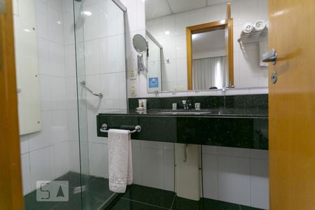 Banheiro de kitnet/studio à venda com 1 quarto, 35m² em Lourdes, Belo Horizonte