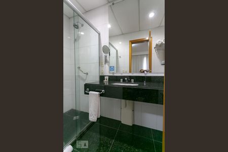Banheiro de kitnet/studio à venda com 1 quarto, 35m² em Lourdes, Belo Horizonte