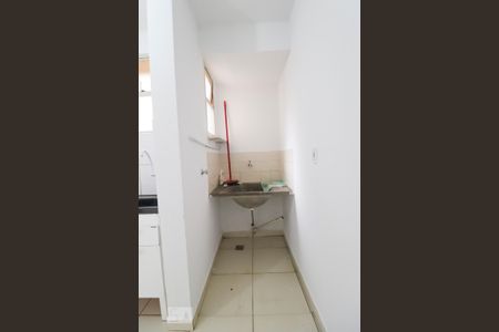 Área de serviço de apartamento para alugar com 2 quartos, 55m² em Parque Atheneu, Goiânia