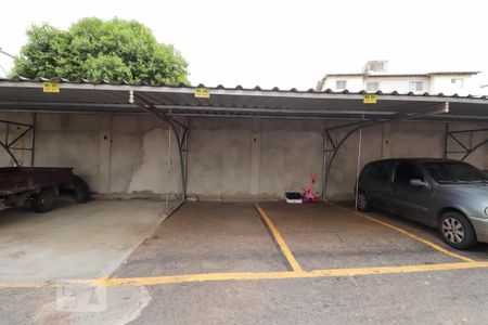 Garagem de apartamento para alugar com 2 quartos, 55m² em Parque Atheneu, Goiânia
