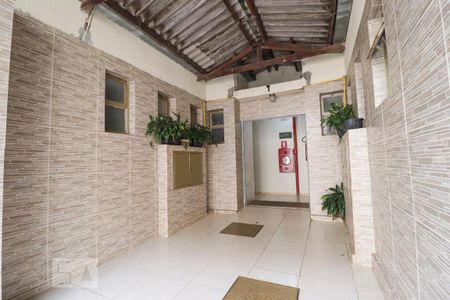 Hall de entrada de apartamento para alugar com 2 quartos, 55m² em Parque Atheneu, Goiânia