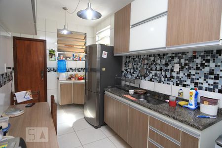 Casa à venda com 240m², 4 quartos e 2 vagasCozinha