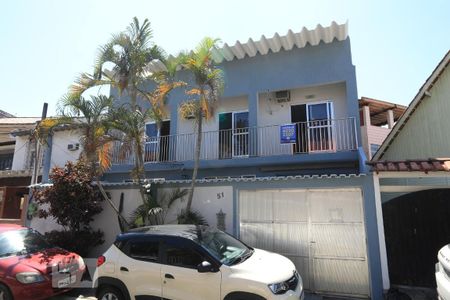 Casa à venda com 240m², 4 quartos e 2 vagasFachada