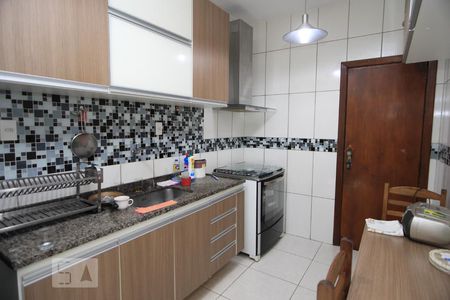 Casa à venda com 240m², 4 quartos e 2 vagasCozinha