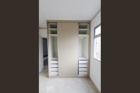 Quarto 1 de apartamento para alugar com 2 quartos, 41m² em Salgado Filho, Belo Horizonte