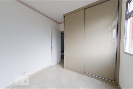 Quarto 1 de apartamento para alugar com 2 quartos, 41m² em Salgado Filho, Belo Horizonte