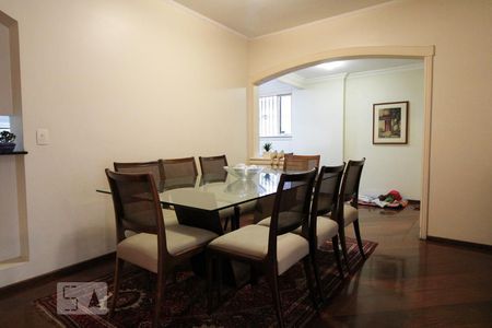 Apartamento à venda com 131m², 3 quartos e 2 vagas Apartamento à venda com 131m², 3 quartos e 2 vagasSala