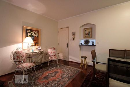 Apartamento à venda com 131m², 3 quartos e 2 vagas Apartamento à venda com 131m², 3 quartos e 2 vagasSala