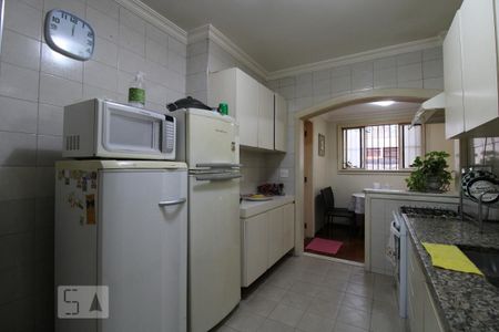 Apartamento à venda com 131m², 3 quartos e 2 vagas Apartamento à venda com 131m², 3 quartos e 2 vagasCozinha