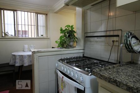 Apartamento à venda com 131m², 3 quartos e 2 vagas Apartamento à venda com 131m², 3 quartos e 2 vagasCozinha