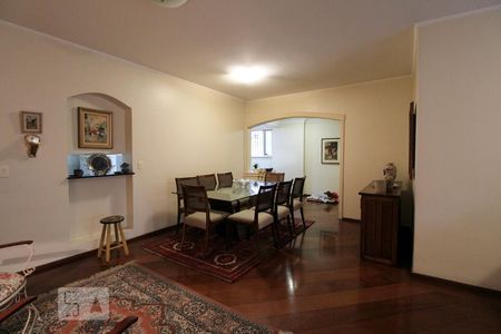 Apartamento à venda com 131m², 3 quartos e 2 vagas Apartamento à venda com 131m², 3 quartos e 2 vagasSala