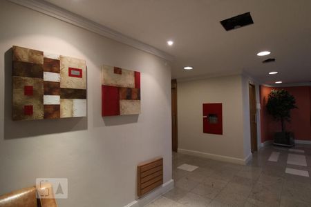 Apartamento à venda com 131m², 3 quartos e 2 vagas Apartamento à venda com 131m², 3 quartos e 2 vagasHall