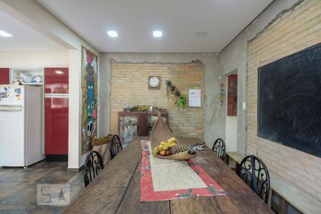 Casa à venda com 247m², 4 quartos e 3 vagas Casa à venda com 247m², 4 quartos e 3 vagasCozinha