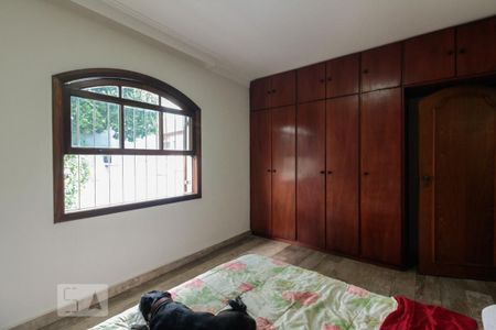 Casa à venda com 247m², 4 quartos e 3 vagas Casa à venda com 247m², 4 quartos e 3 vagasQuarto 1