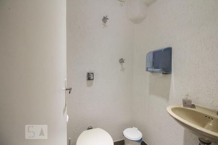 Casa à venda com 247m², 4 quartos e 3 vagas Casa à venda com 247m², 4 quartos e 3 vagasBanheiro Suíte externa