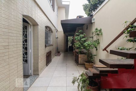 Casa à venda com 247m², 4 quartos e 3 vagas Casa à venda com 247m², 4 quartos e 3 vagasQuintal e Churrasqueira