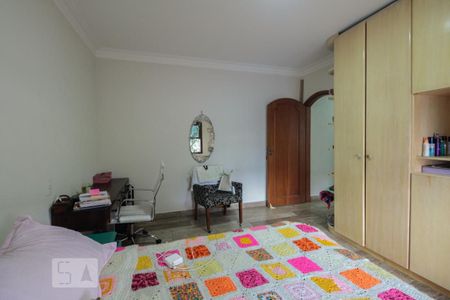 Casa à venda com 247m², 4 quartos e 3 vagas Casa à venda com 247m², 4 quartos e 3 vagasQuarto 2