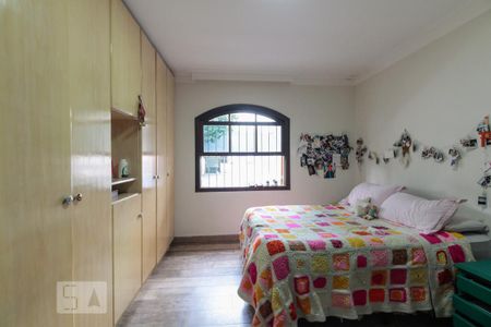 Casa à venda com 247m², 4 quartos e 3 vagas Casa à venda com 247m², 4 quartos e 3 vagasQuarto 2