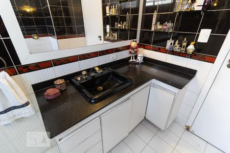 Casa à venda com 300m², 3 quartos e 2 vagasBanheiro da Suíte