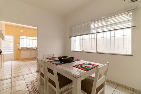 Casa à venda com 300m², 3 quartos e 2 vagasCopa da Cozinha