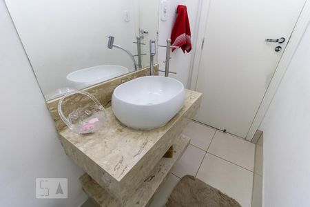 Casa à venda com 300m², 3 quartos e 2 vagasLavabo