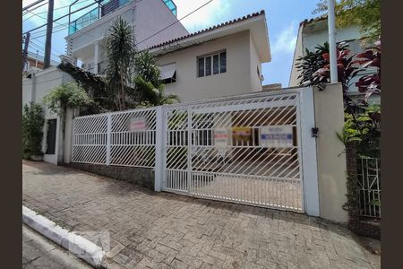 Casa à venda com 300m², 3 quartos e 2 vagasFachada