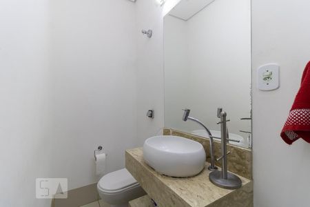 Casa à venda com 300m², 3 quartos e 2 vagasLavabo