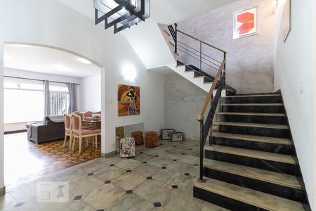 Hall de entrada de casa para alugar com 3 quartos, 300m² em Aclimação, São Paulo