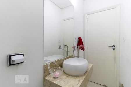 Casa à venda com 300m², 3 quartos e 2 vagasLavabo
