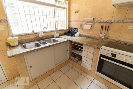 Casa à venda com 300m², 3 quartos e 2 vagasCozinha